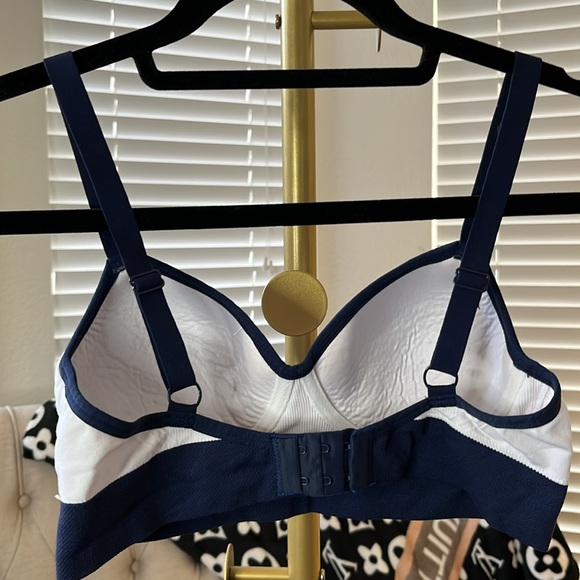 TOMMY HILFIGER Lightly Padded Bra or Sports Bra Size S - Picture 2 of 3